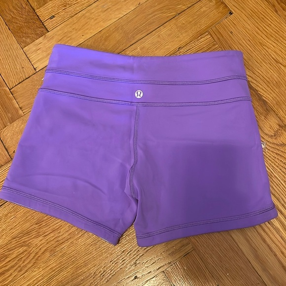 Lululemon short biker shorts - reversible - Picture 2 of 5